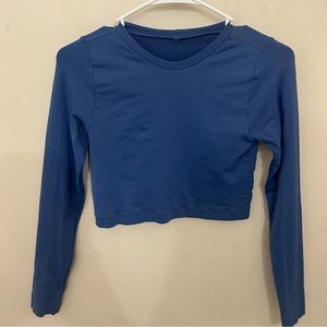 Cropped garage workout top